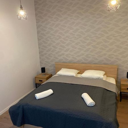 Fressh House Apartment Sincraieni Ngoại thất bức ảnh