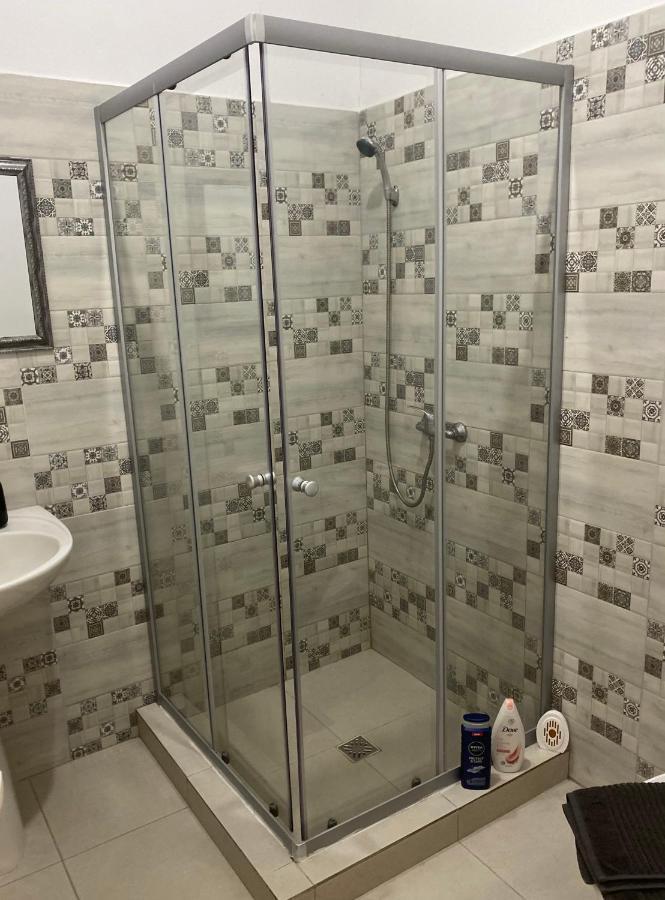 Fressh House Apartment Sincraieni Ngoại thất bức ảnh