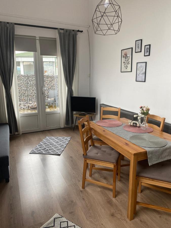 Fressh House Apartment Sincraieni Ngoại thất bức ảnh
